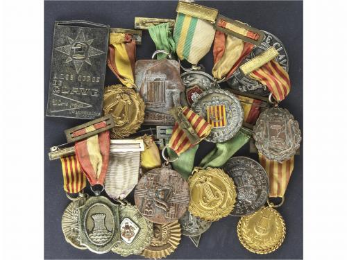 MEDALLAS ESPAÑOLAS. Lote 16 medallas. Siglo XX. CORS CLAVÉ. 