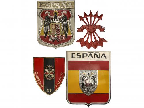 CONDECORACIONES ESPAÑOLAS. Lote 36 insignias, pins propagand