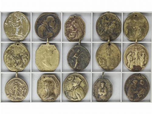 MEDALLAS ESPAÑOLAS. Lote 110 medallas religiosas. Siglo XVII
