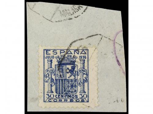 Δ ESPAÑA. Ed. 801. 30 cts. azul sobre fragmento, grandes már