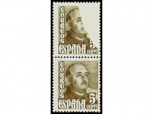 ** ESPAÑA. Ed. 1020. 5 cts. oliva. Pareja vertical, un sello