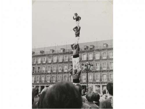 1900-1975 ca. FOTOGRAFÍA. (CASTELLERS). CONJUNTO DE 3 ÁLBUM